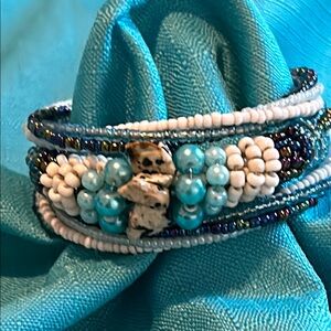 💕3/$15💕 Turquoise Beaded Bracelet